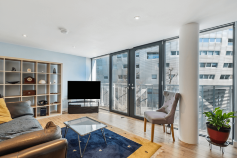 2 bedroom apartment for sale, at Hester Road, Wandsworth, London SW11