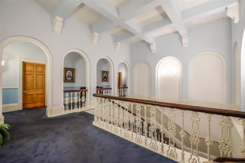2 bedroom penthouse to rent, Booth, Luddenden, Halifax