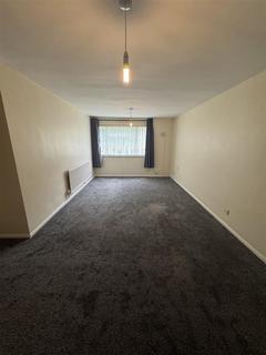 2 bedroom flat to rent, Bishops Close, Smethwick