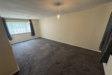 2 bedroom flat to rent, Bishops Close, Smethwick