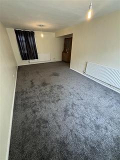 2 bedroom flat to rent, Bishops Close, Smethwick