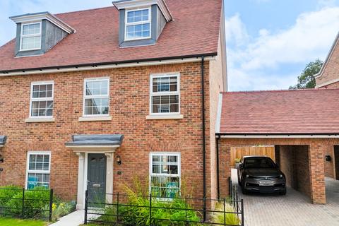 4 bedroom semi-detached house for sale, Wisteria Gate , Romsey SO51