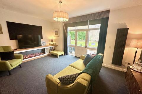 2 bedroom flat for sale, Crossley Apartments, Savile Park, Halifax