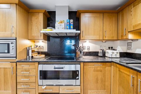 2 bedroom flat for sale, Aspect Court, Lensbury Avenue, London