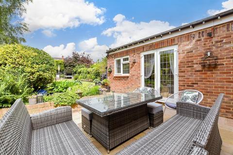 3 bedroom semi-detached house for sale, Comptons Lane, Horsham RH13