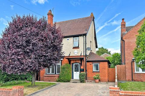 30a Planks Lane, Wombourne, Wolverhampton, WV5 9HG
