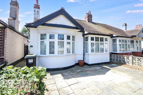 2 bedroom semi-detached bungalow for sale, Weybourne Gardens, SOUTHEND-ON-SEA