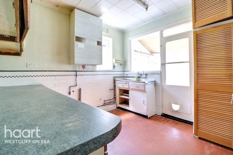 2 bedroom semi-detached bungalow for sale, Weybourne Gardens, SOUTHEND-ON-SEA