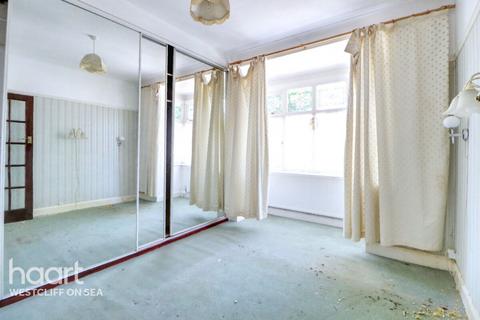 2 bedroom semi-detached bungalow for sale, Weybourne Gardens, SOUTHEND-ON-SEA