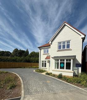 4 bedroom detached house for sale, Farrenden Way, Eastergate, PO20