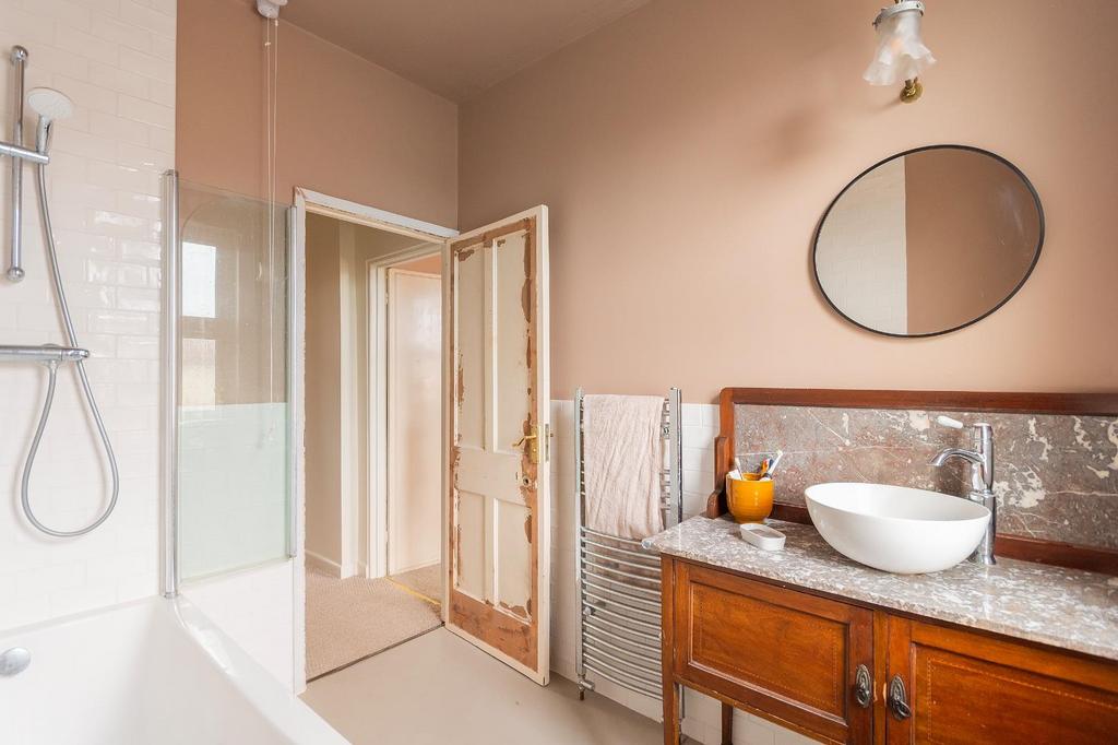3 D4 PHD - Bathroom A.jpg