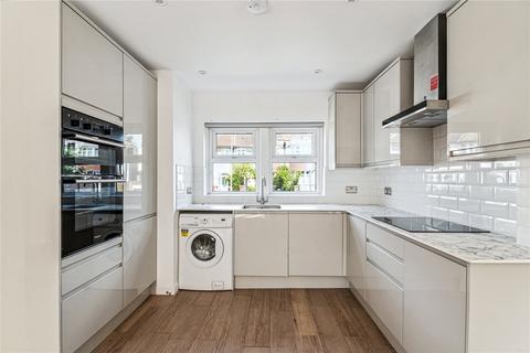 3 bedroom terraced house to rent, Byrne Road, London, SW12