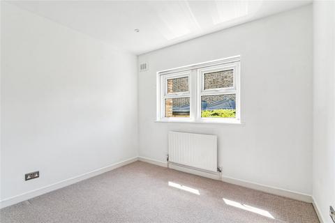 3 bedroom terraced house to rent, Byrne Road, London, SW12
