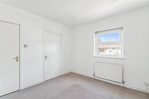 3 bedroom terraced house to rent, Byrne Road, London, SW12