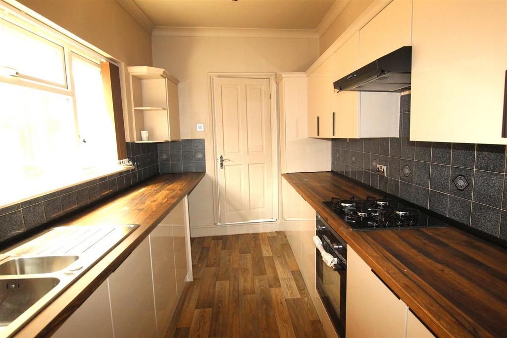 Fitted kitchen