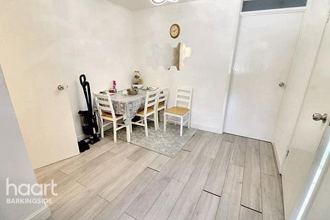 1 bedroom maisonette for sale, Laing Close, Hainault