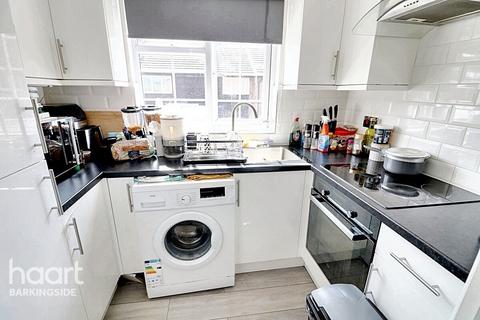 1 bedroom maisonette for sale, Laing Close, Hainault