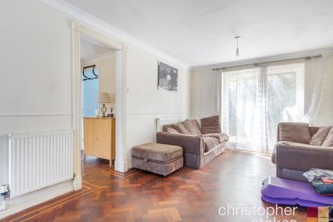 25 Lovering Road, Cheshunt, Waltham Cross, EN7 6WU