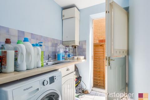 25 Lovering Road, Cheshunt, Waltham Cross, EN7 6WU