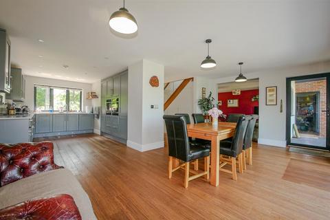 undefined, Court Drive, Shillingford OX10