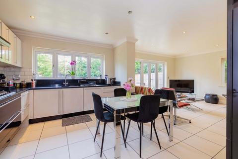 Wainscot School Lane, Stoke Poges, Slough, SL2 4QA