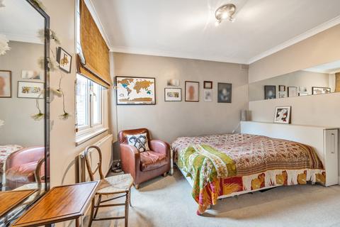 2 bedroom flat for sale, Olive Road, Cricklewood, London, NW2