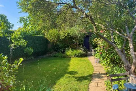 2 bedroom flat for sale, Olive Road, Cricklewood, London, NW2