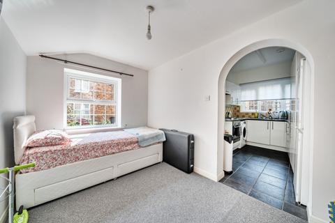 5a Cross Keys Yard, Sleaford, NG34 7DH