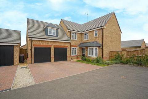 5 bedroom detached house for sale, Cottongrass Gardens, Dinnington, Sheffield, South Yorkshire, S25