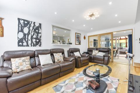 10 Redding Close, Dartford, DA2 6NB