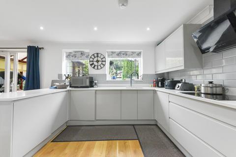 10 Redding Close, Dartford, DA2 6NB