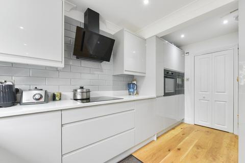 10 Redding Close, Dartford, DA2 6NB