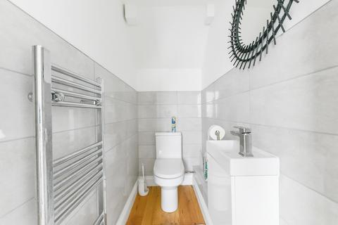 10 Redding Close, Dartford, DA2 6NB