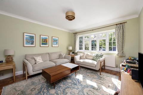 32 Matham Road, East Molesey, KT8 0SU
