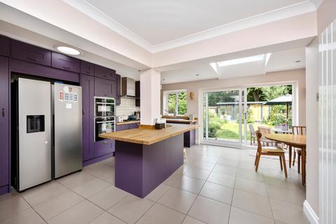 32 Matham Road, East Molesey, KT8 0SU