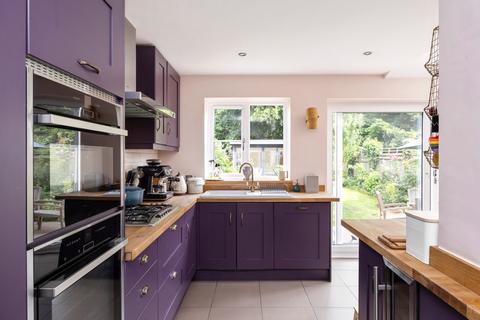 32 Matham Road, East Molesey, KT8 0SU