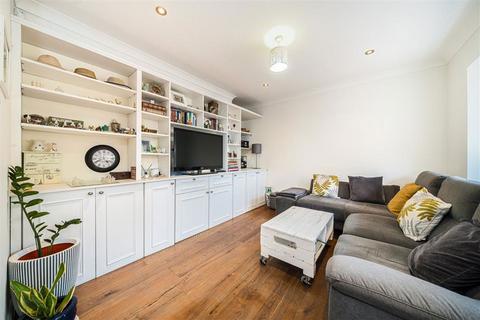 3 bedroom terraced house for sale, Bowerman Avenue, London SE14