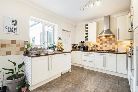 3 bedroom terraced house for sale, Bowerman Avenue, London SE14