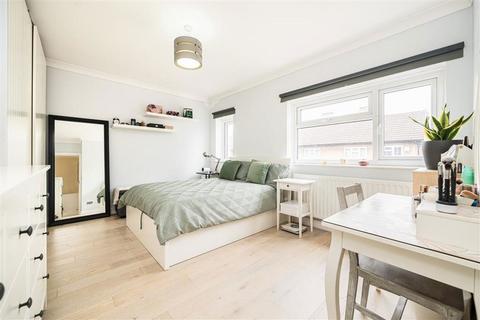 3 bedroom terraced house for sale, Bowerman Avenue, London SE14