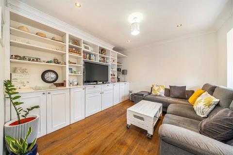 undefined, Bowerman Avenue, London SE14