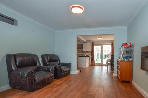 3 bedroom semi-detached house for sale, Dymokes Way, Hoddesdon EN11