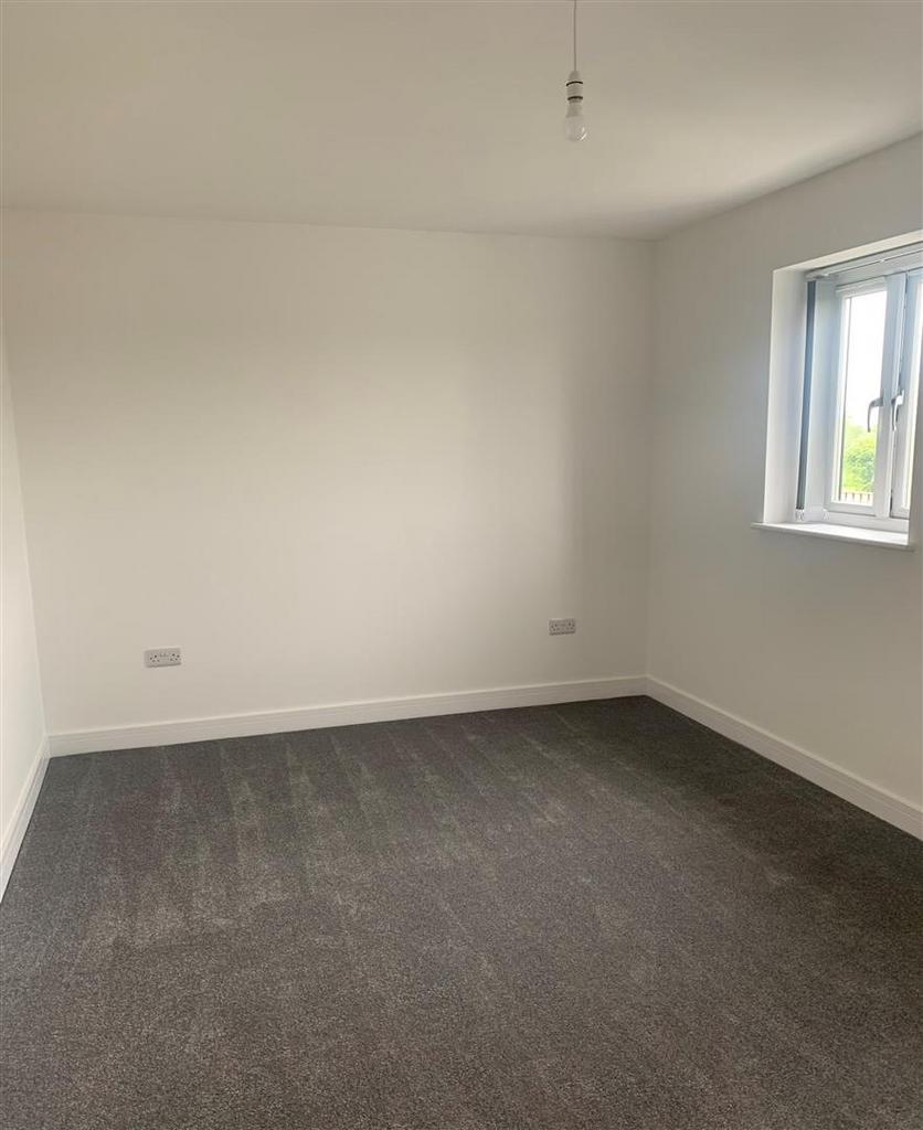 Bedroom 1 2.jpg
