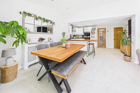 65 Alders Green, Gloucester, GL2 9HJ