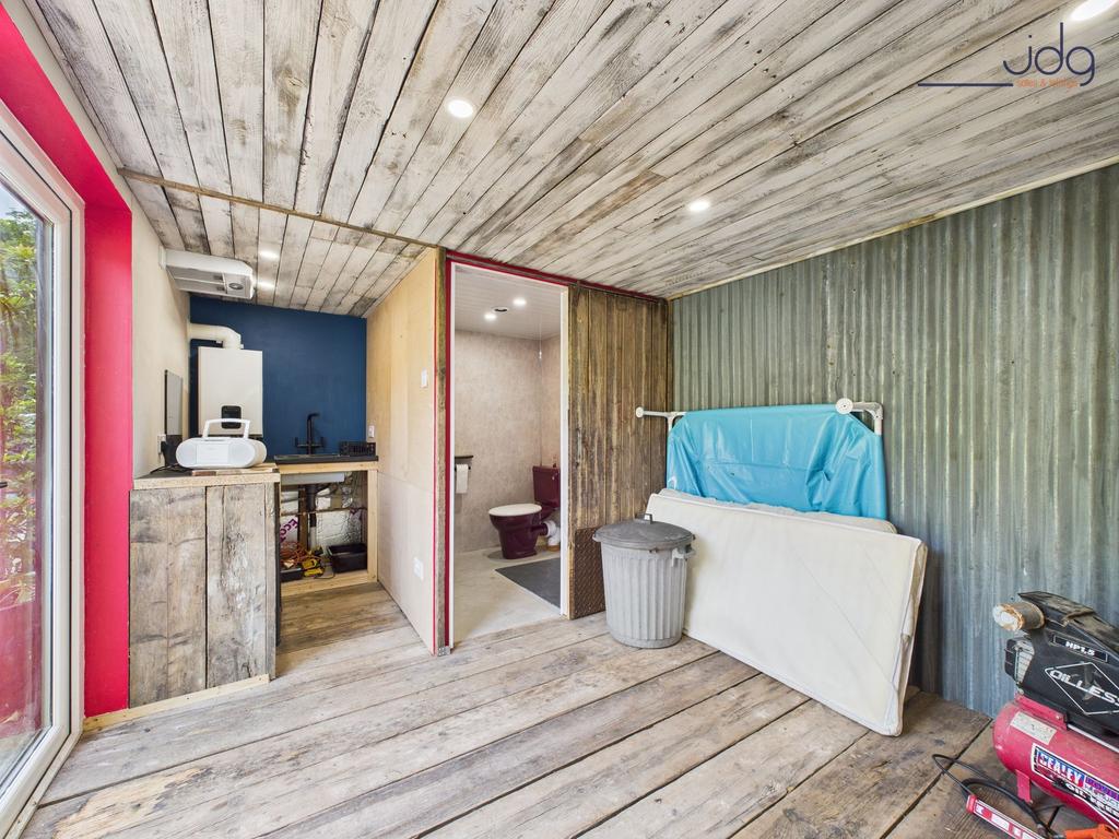 Converted Garage - Kitchen, Bathroom