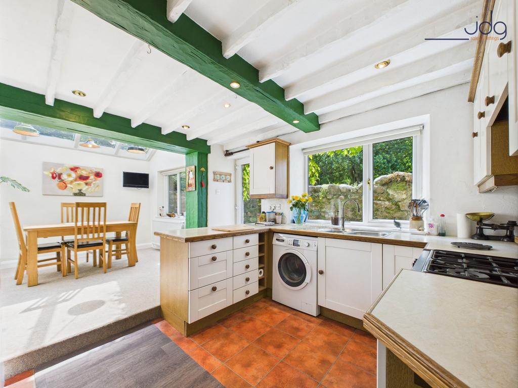 Open plan kitchen diner