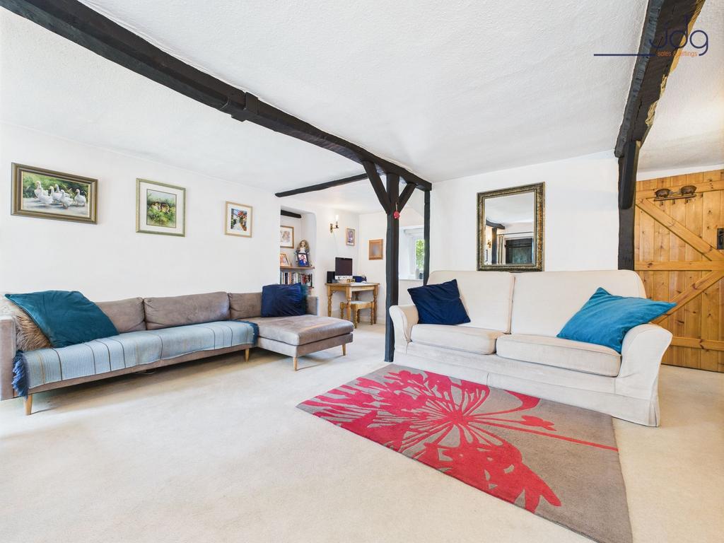 Cosy Lounge with exposed beams