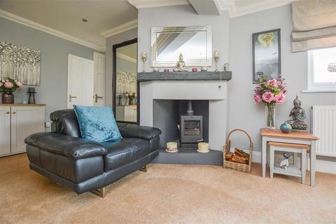 2 bedroom detached bungalow for sale, Orchard Lane, Pilgrims Hatch, Brentwood