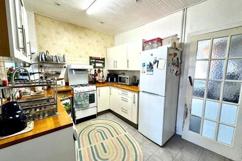 2 bedroom terraced house for sale, Ripponden Road, Oldham