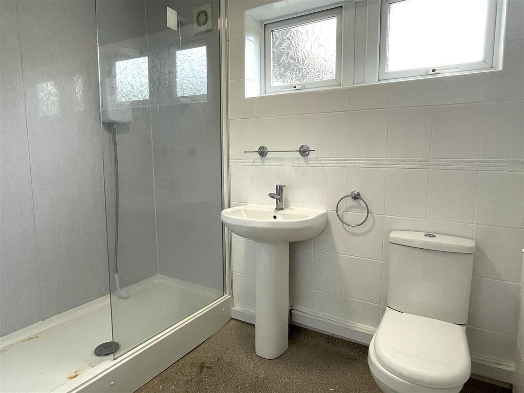 Bathroom.JPG