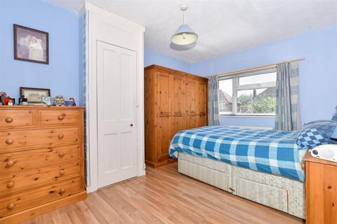 3 bedroom semi-detached house for sale, Medway Avenue, Yalding, Maidstone, Kent